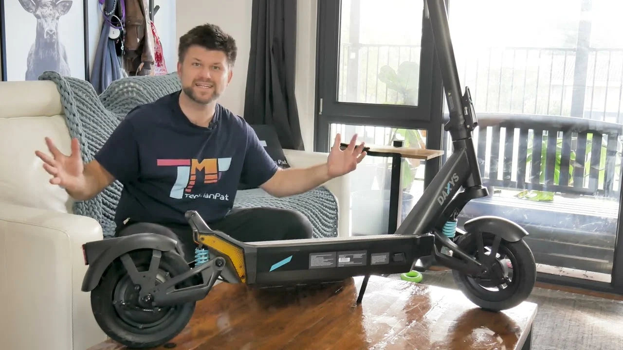 Foldable Electric Scooter with 500W Motor and 48V 12.5Ah Battery