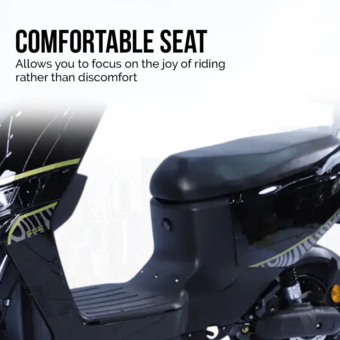 Motorcycle seat with text highlighting comfort and riding experience